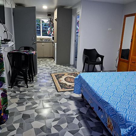 Tropical Almond Haven Bed & Breakfast Suva Ngoại thất bức ảnh
